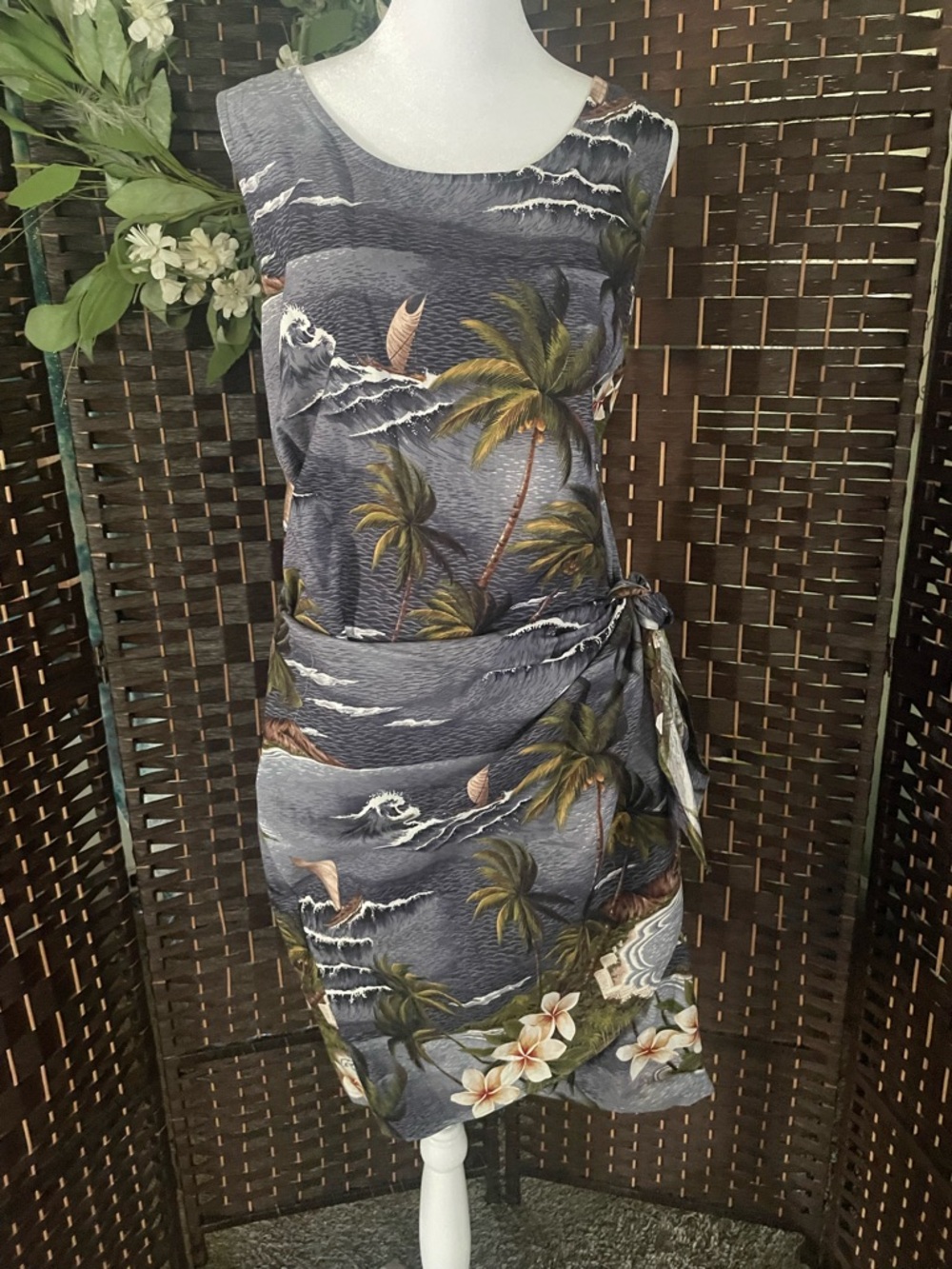 NWOT HILO HATTIE Sleevelesse hawiann Tropical Palm Print Dress in Slate Blue lg